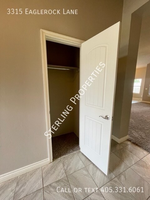 Building Photo - 3315 Eaglerock Ln