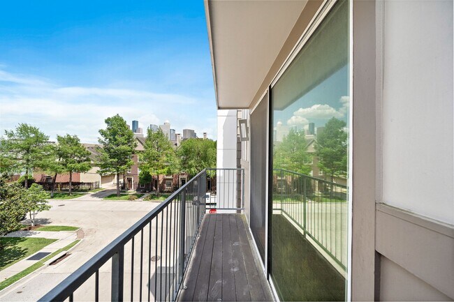 Building Photo - 105 Willard St