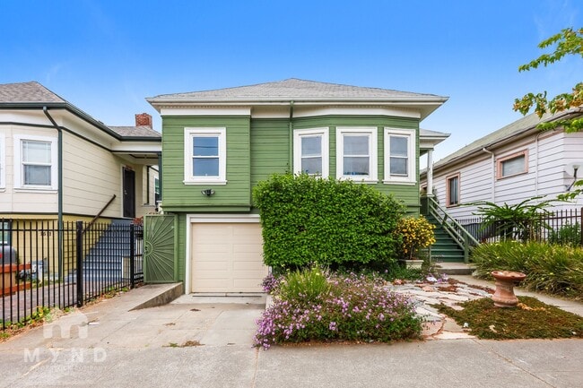 Building Photo - 1517 19th Ave