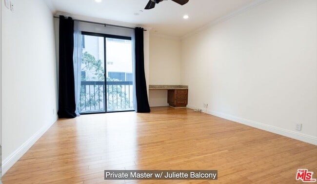 Building Photo - 324 N Palm Dr