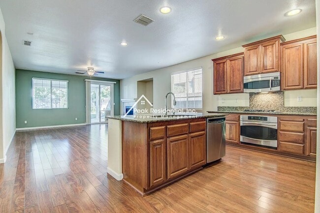 Building Photo - Beautiful 3bd/2ba Rancho Cordova Home-Must See!