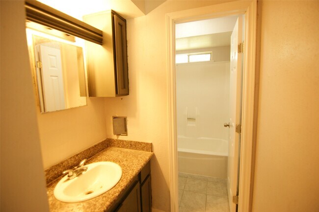 Building Photo - 9711 Courben Ln