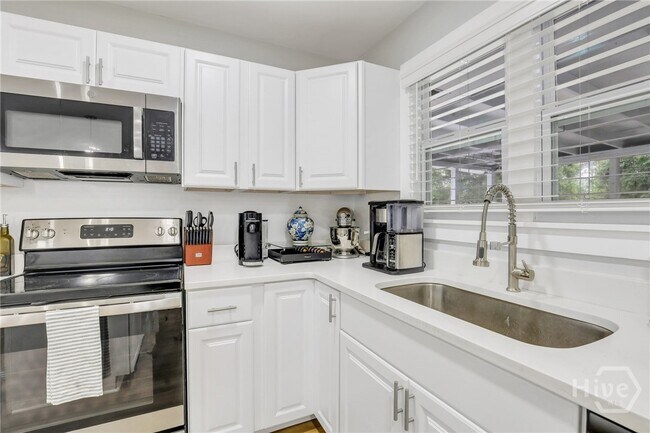 Building Photo - 607 Dyches Dr