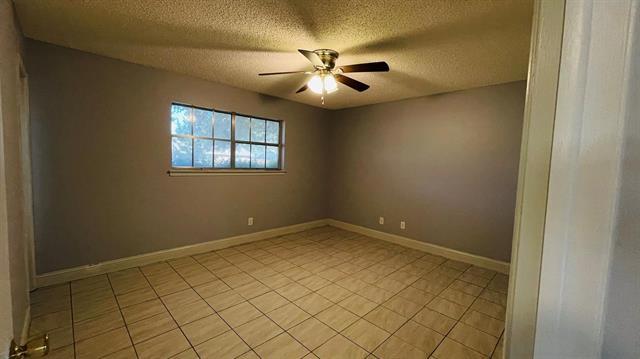 Building Photo - 3413 Urban Dr