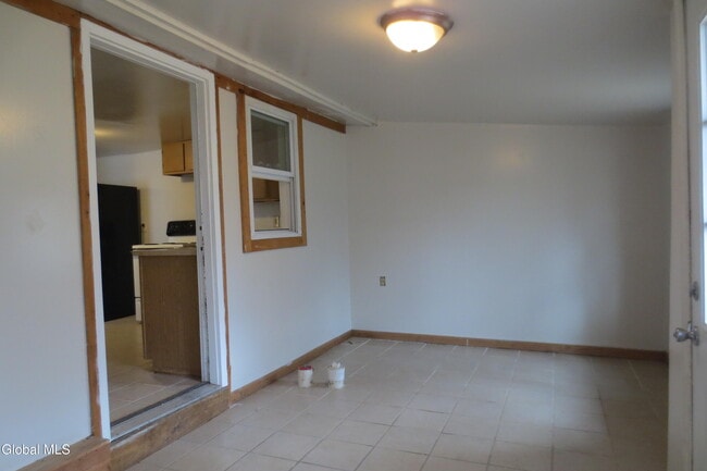 Building Photo - 34 Lake Ave