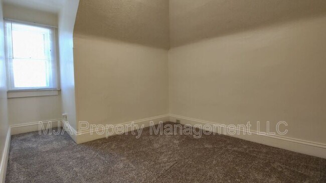 Building Photo - 2172 S 800 E