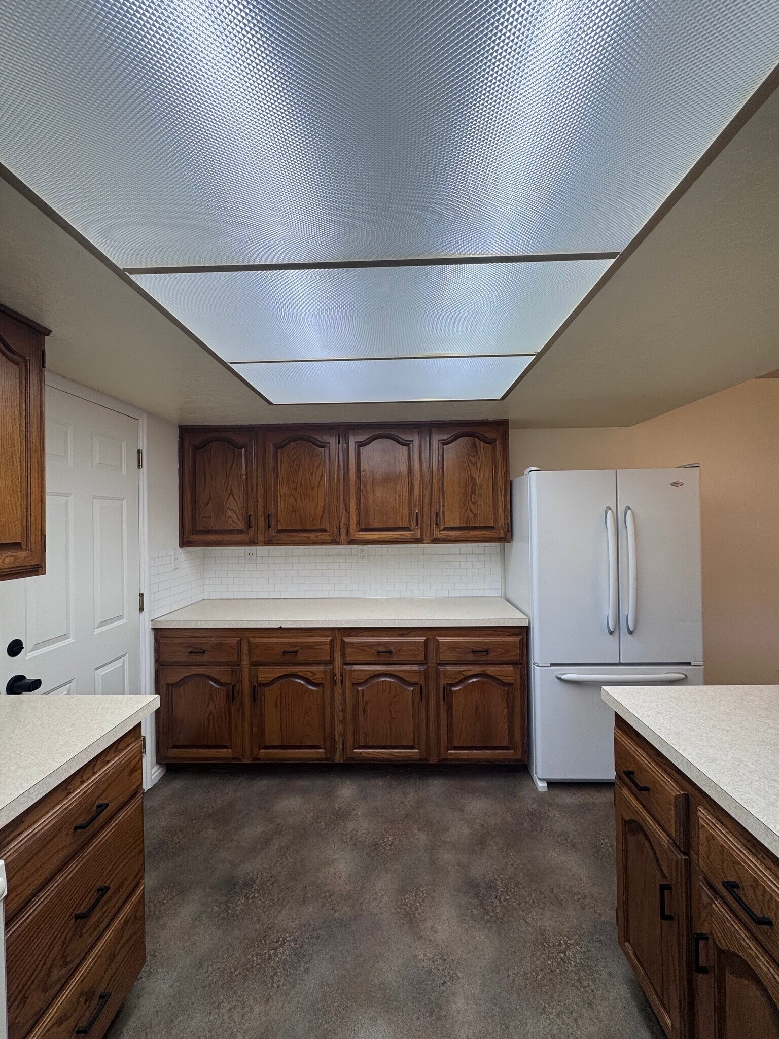 Building Photo - 580 N Allanwood Pl