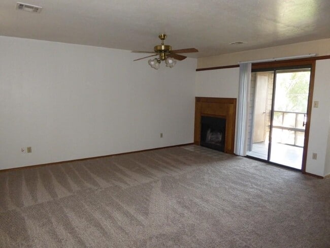 Building Photo - 4008 NW Ozmun Ave