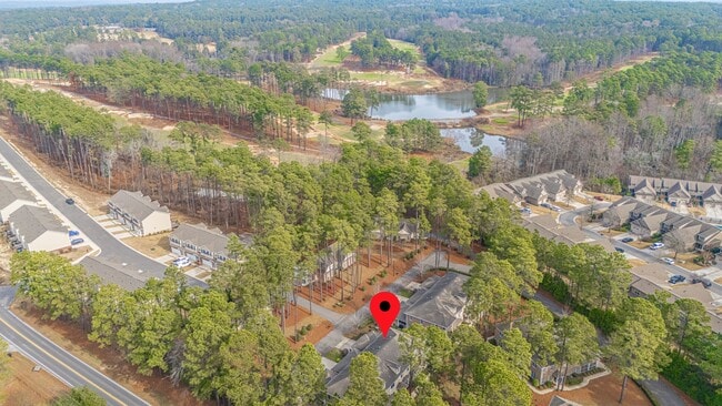 Building Photo - 401 Longwood Place