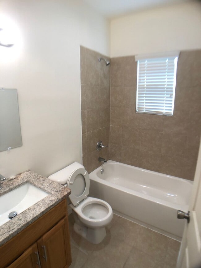 Building Photo - Brand new 3 bedroom 2 bath