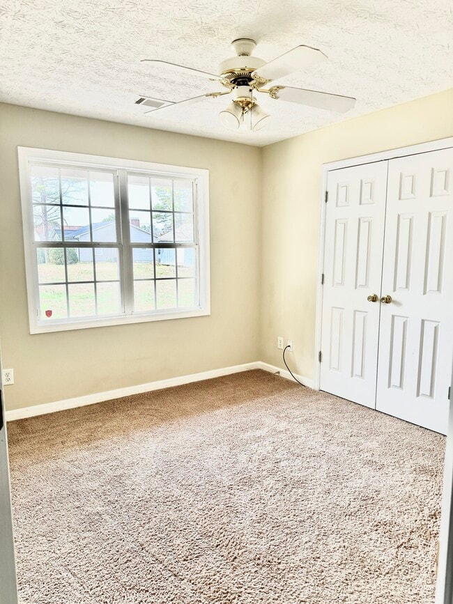 Building Photo - 486 Hammond Rd