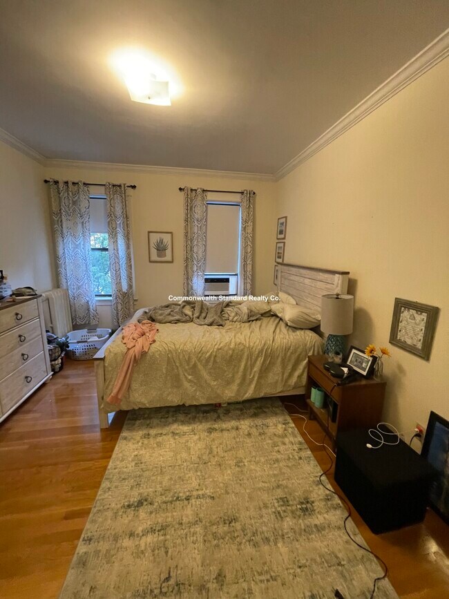 Building Photo - 27 Glenville Ave