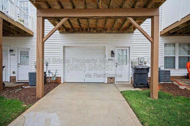 Building Photo - 15764 Castle Watch Ave