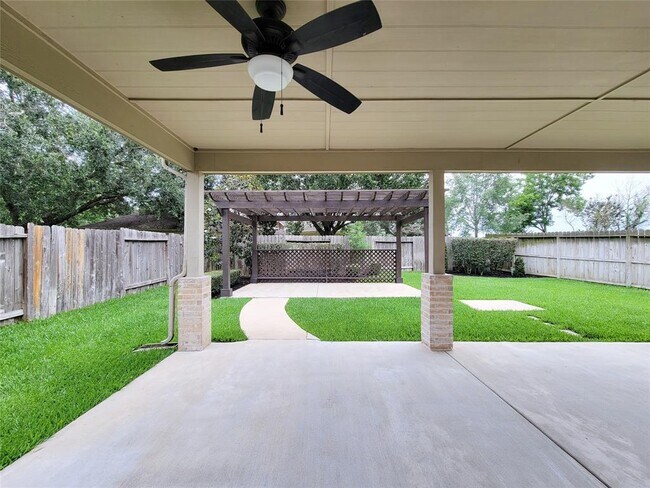Building Photo - 21123 Amber Crossing Dr
