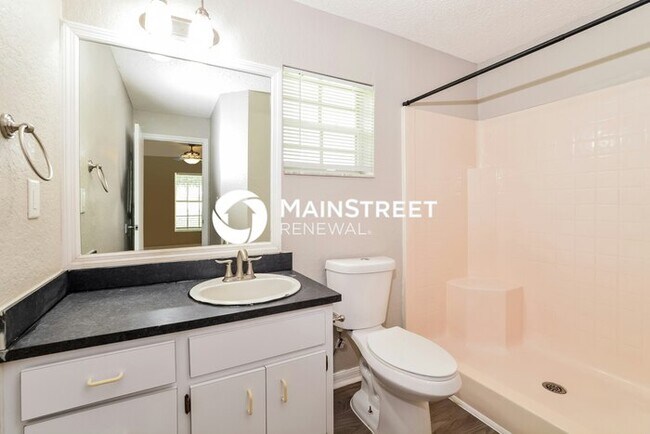 Building Photo - 3 Bedroom Pet-Friendly Home in Auburndale, FL with Main Street Renewal