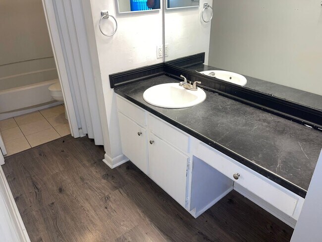 Building Photo - Charming Two Bedroom Condo Off Sharon Amity!