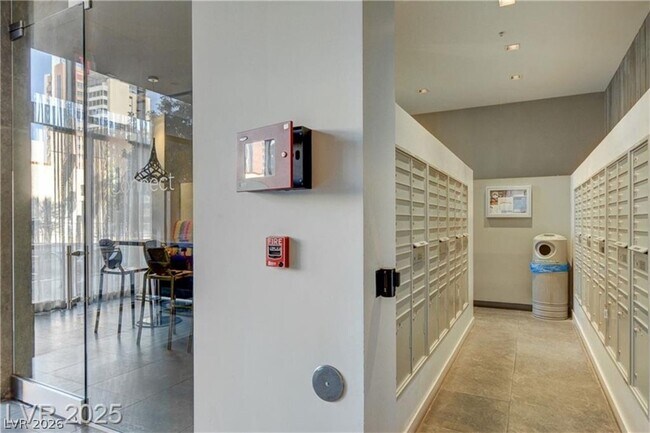 Building Photo - 353 E Bonneville Ave