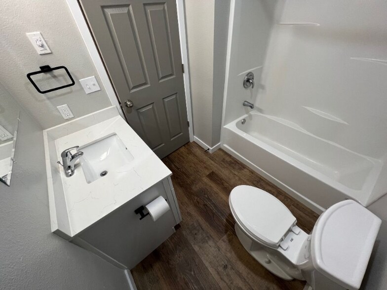 Building Photo - 2400 20th Ave NW