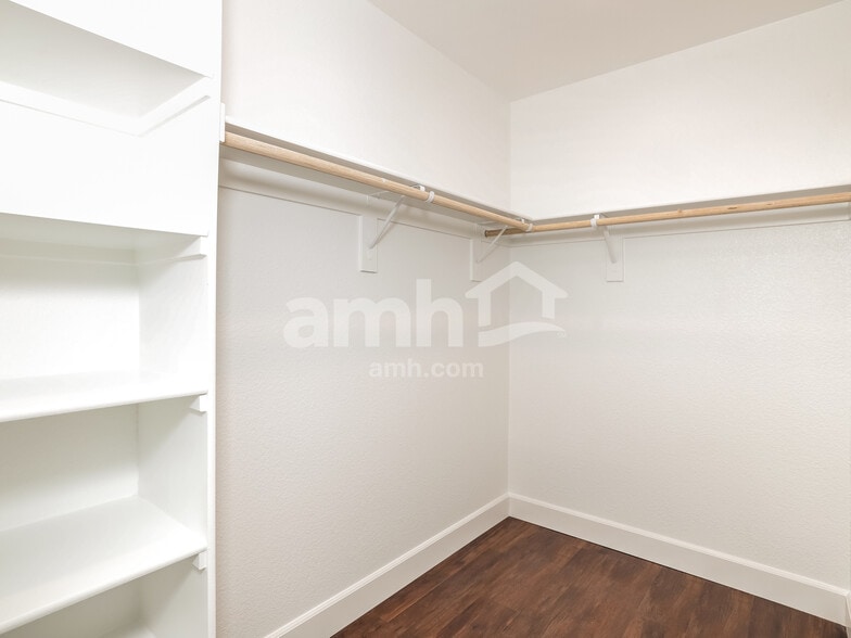 Building Photo - 6508 Enlightenment Dr