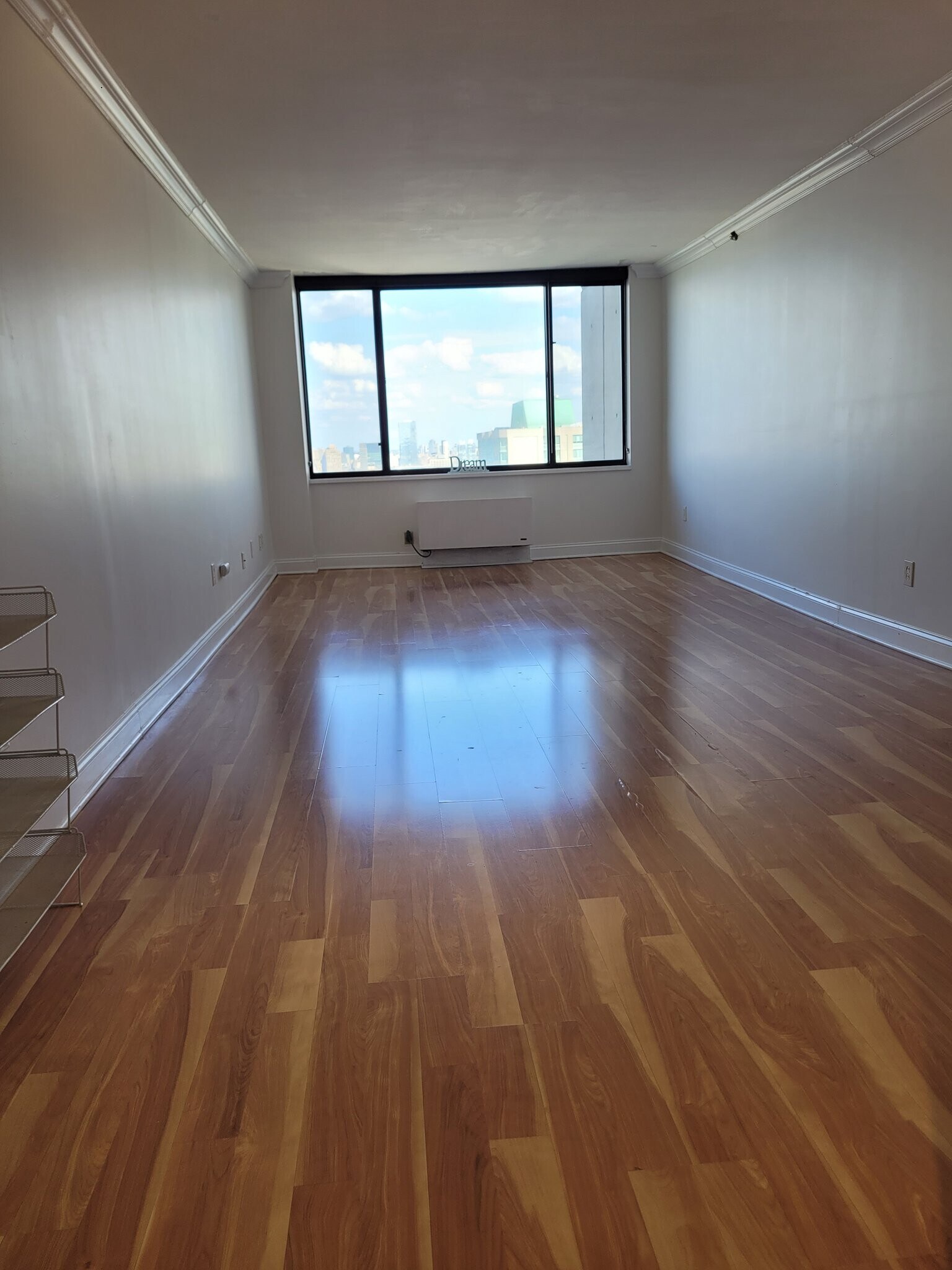 Building Photo - 45 River Dr S