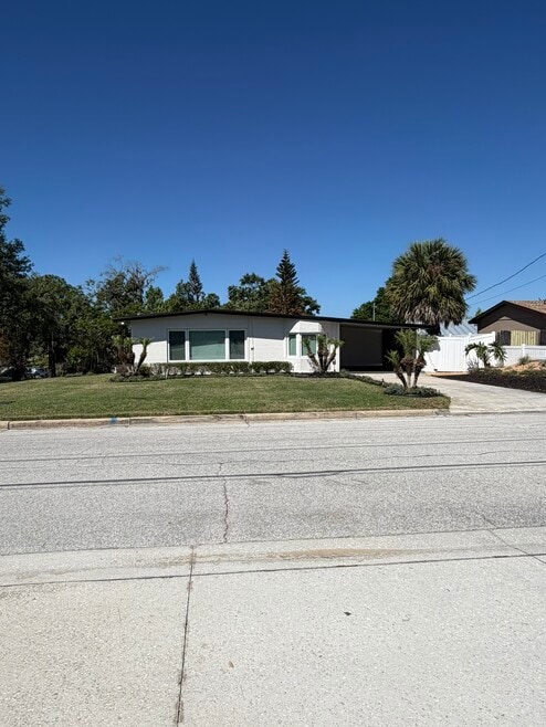 Building Photo - 268 2nd St