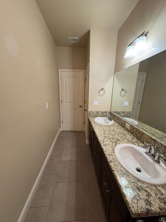 Building Photo - Lennar built home, coming soon!