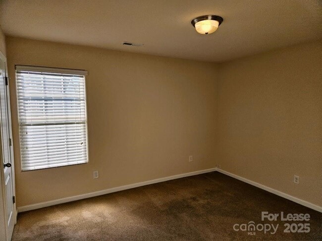 Building Photo - 8119 Paw Club Dr