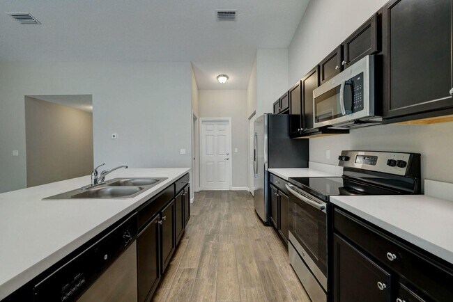 Building Photo - 3773 SW Swope St