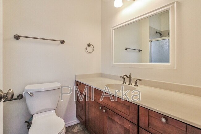 Building Photo - 3504 Buckingham Ct SE