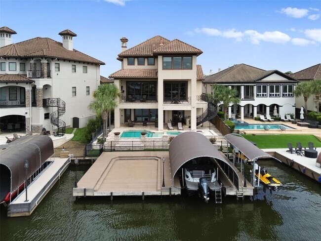 Building Photo - 12375 Tramonto Dr