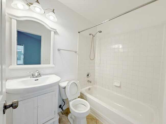 Building Photo - 2554 Dickens Dr