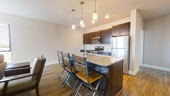 Interior Photo - 32 E Green Street
