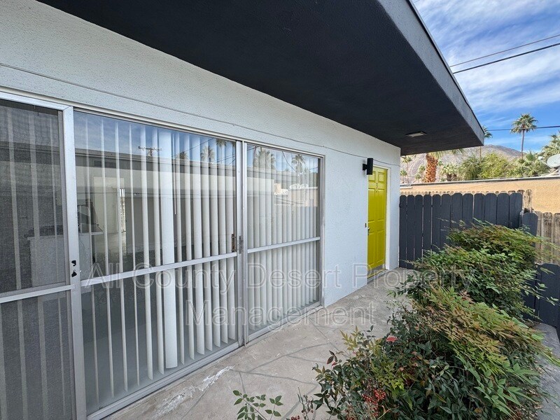 Building Photo - 46075 Ocotillo Dr