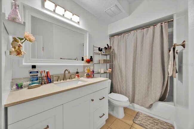 Building Photo - 12017 Villanova Dr