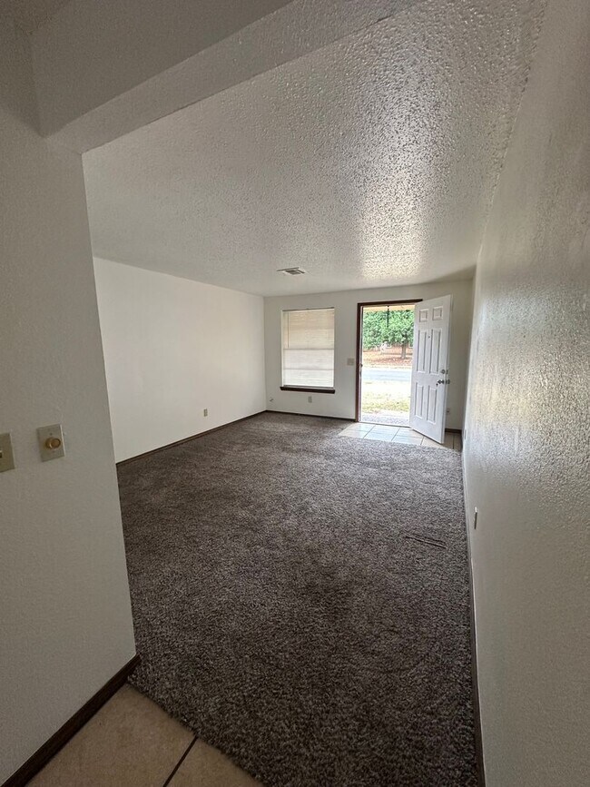 Building Photo - 4808 S Dimple Dr