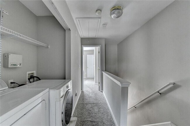 Building Photo - 3187 Mill Springs Cir NE