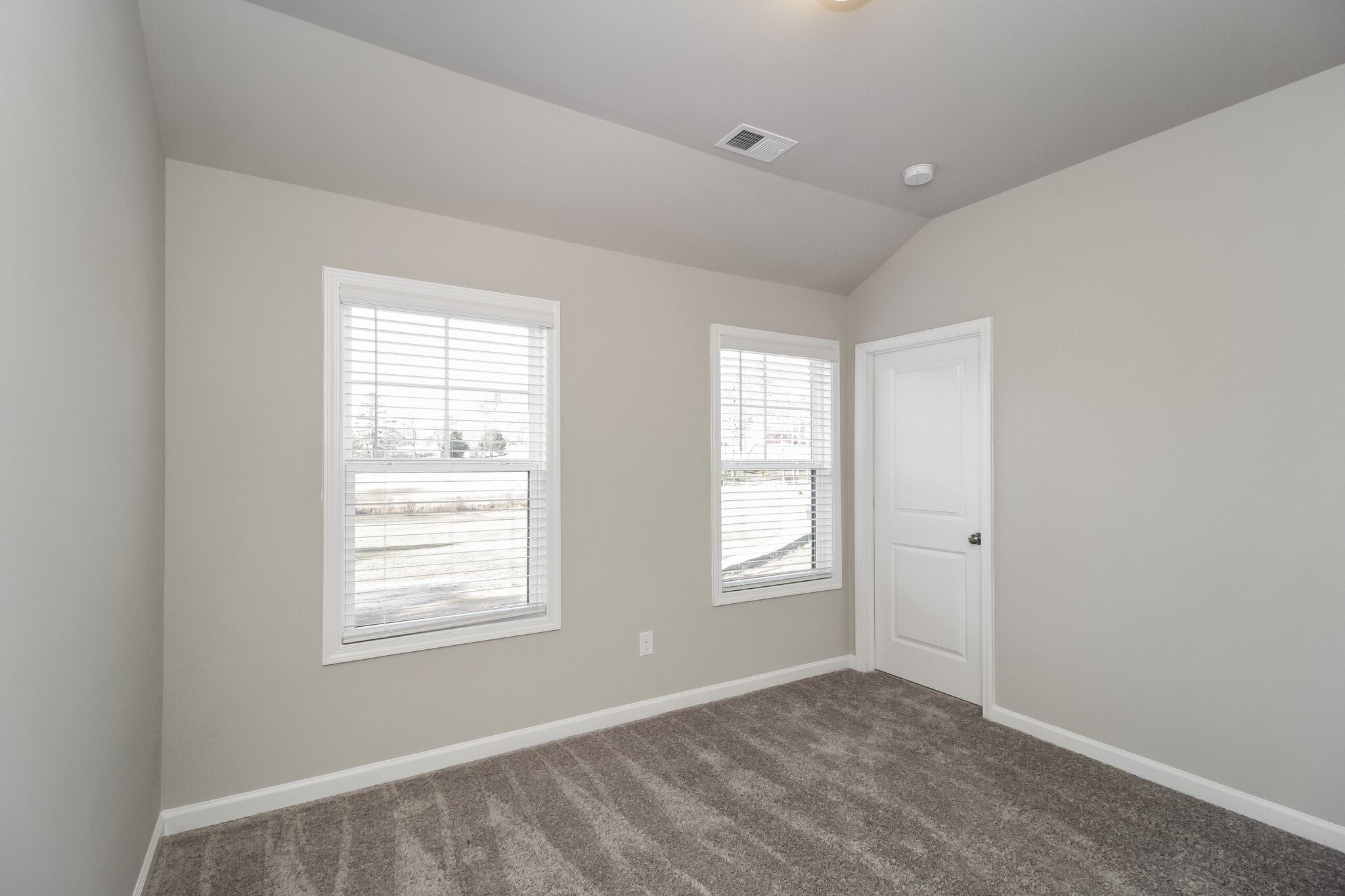 Building Photo - 835 Calvin Pk Dr