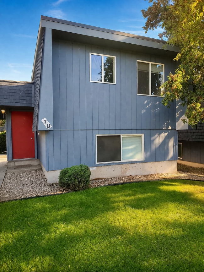 Building Photo - 1122 Francis Ave