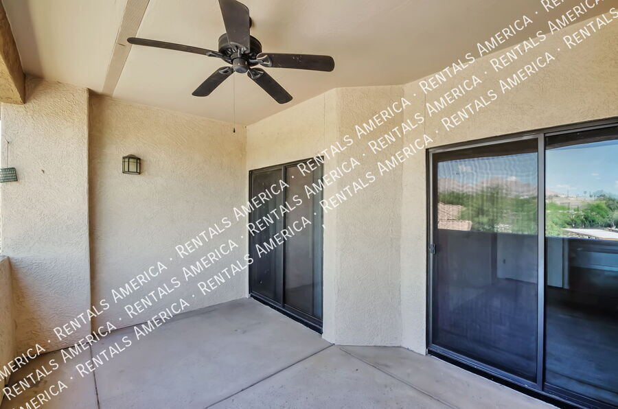 Building Photo - 2550 E River Rd