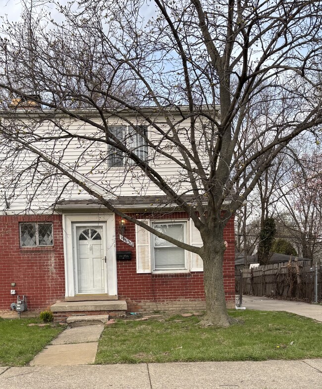 Building Photo - 19639 Moross Rd