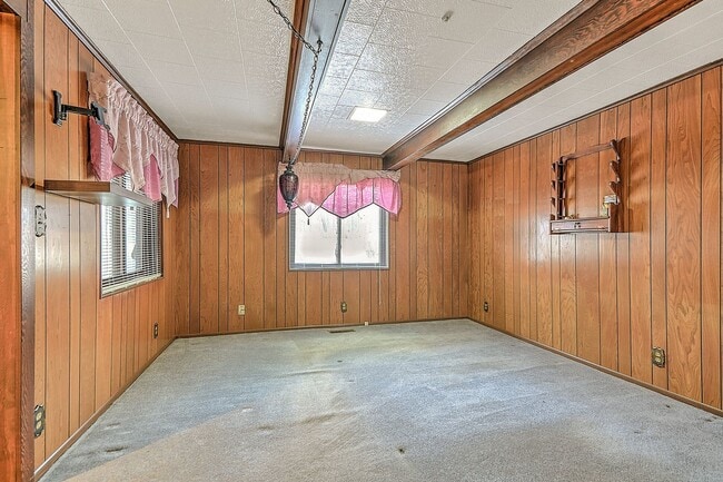 Building Photo - 563 Hales Chapel Rd