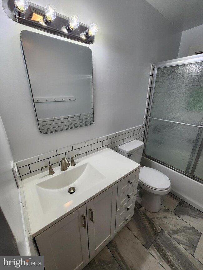 Building Photo - 17158 Ferry Dock Rd