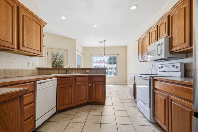 Building Photo - Conveniently Located 4 Bedroom 2 Bath Home