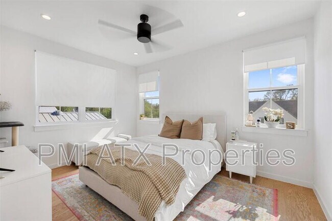 Building Photo - 5007 Lott Ave