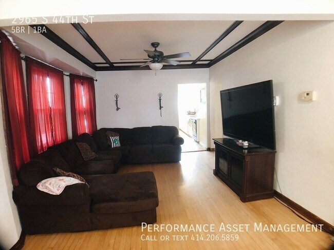 Primary Photo - Stunning 5BD Unit with a Beautiful Backyard!