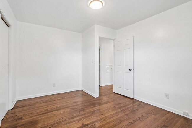 Building Photo - 2223 Grove Ave