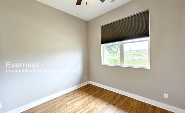 Building Photo - 1067 Montague Pl