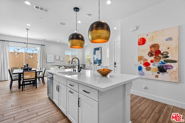 Building Photo - 670 Daniel Freeman Cir