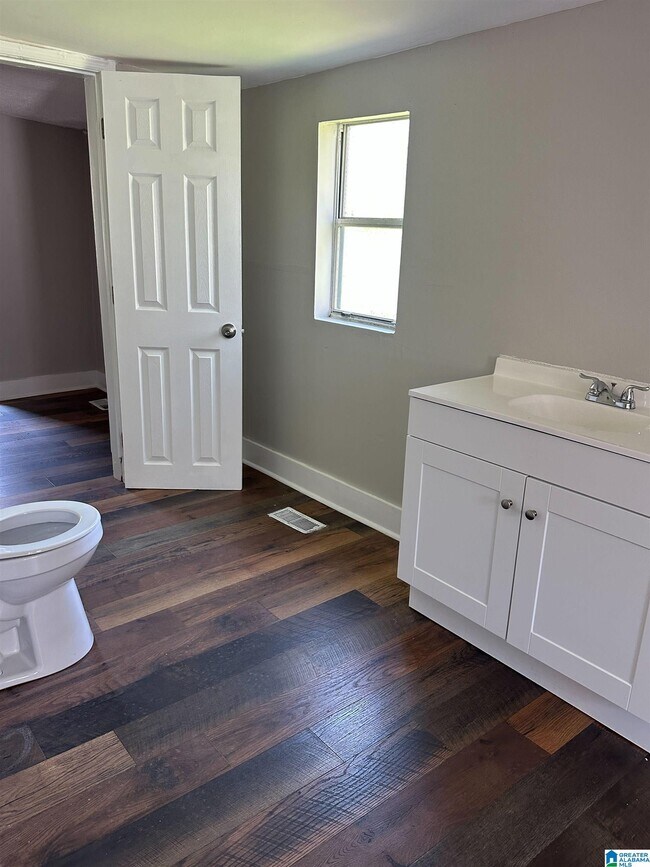 Building Photo - 1304 Avenue G