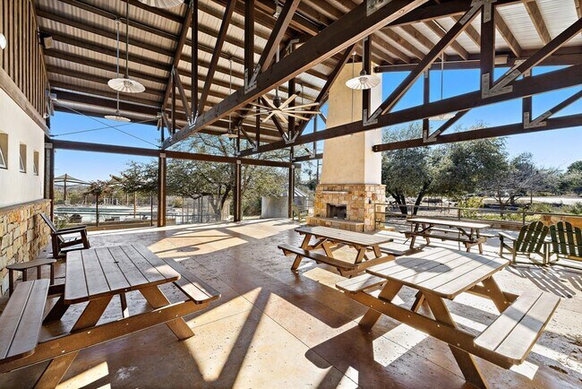 Building Photo - 218 Bonnet Blvd